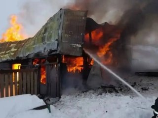 В Башкирии мужчина попал в больницу после пожара в сарае