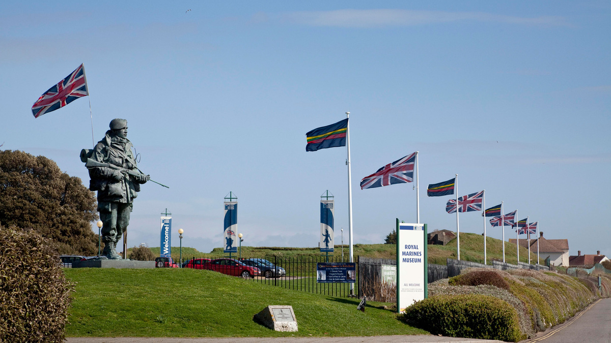    Британия музей военный флаг ГЛП