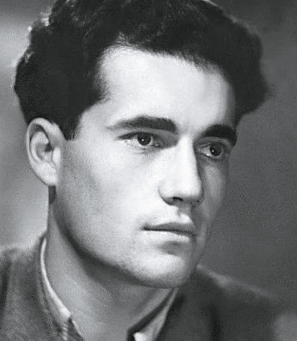 Эльдар Рязанов в молодости.