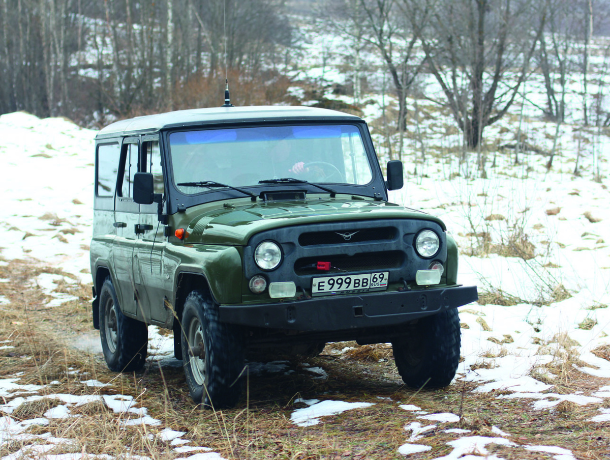     Старый добрый УАЗ незаменим в лесу. ФОТО АНТОНА ЖУРАВКОВА