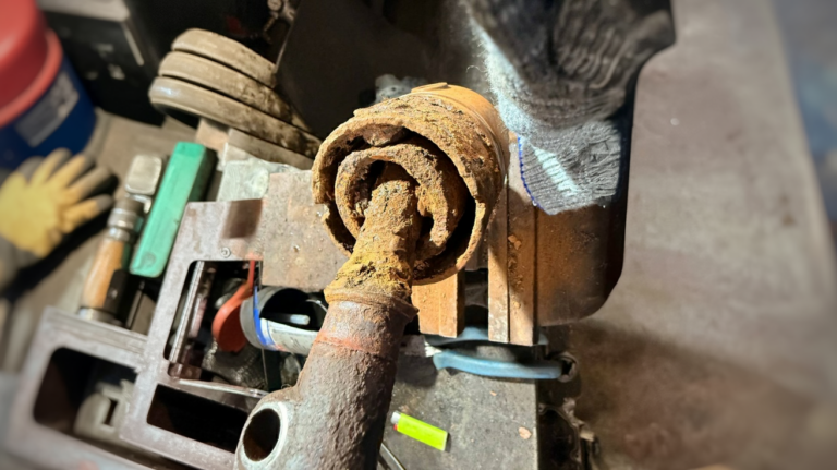    Величественное спокойствие гор в часы золотого заката. lucky247187Q