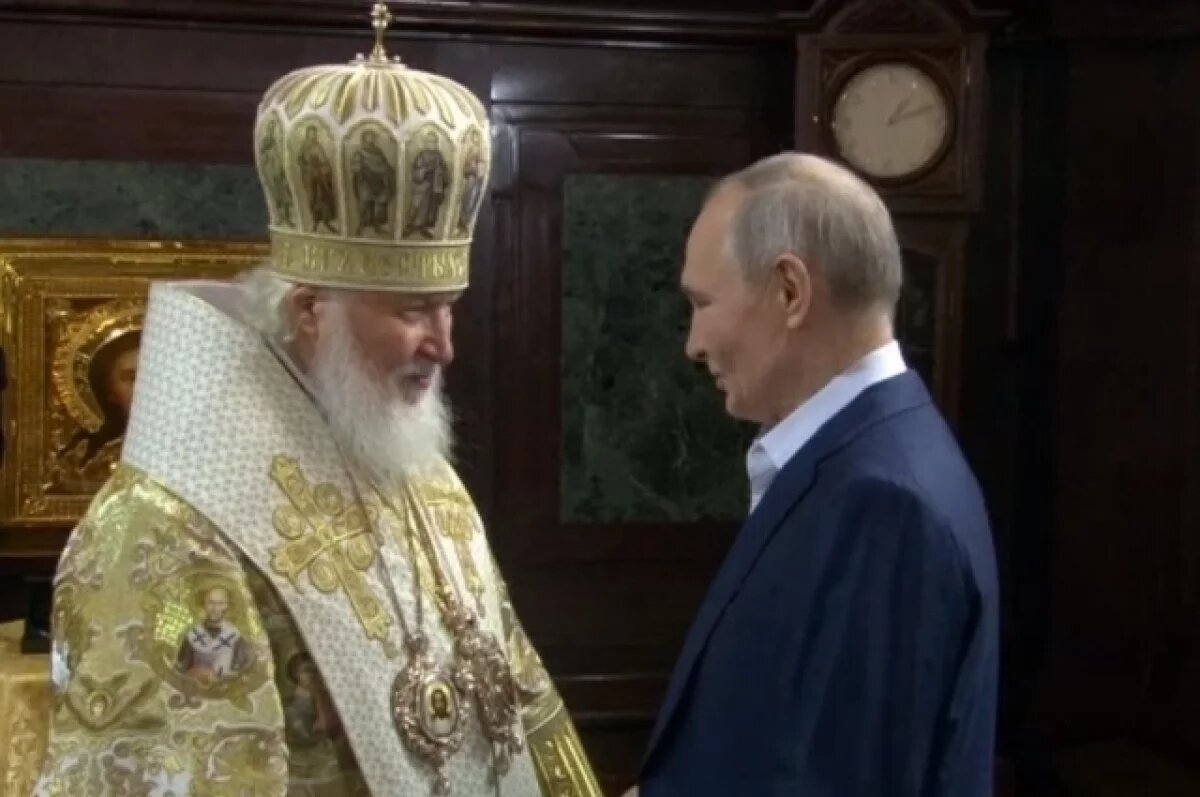    Путин поздравил патриарха Кирилла с 50-летием епископского служения