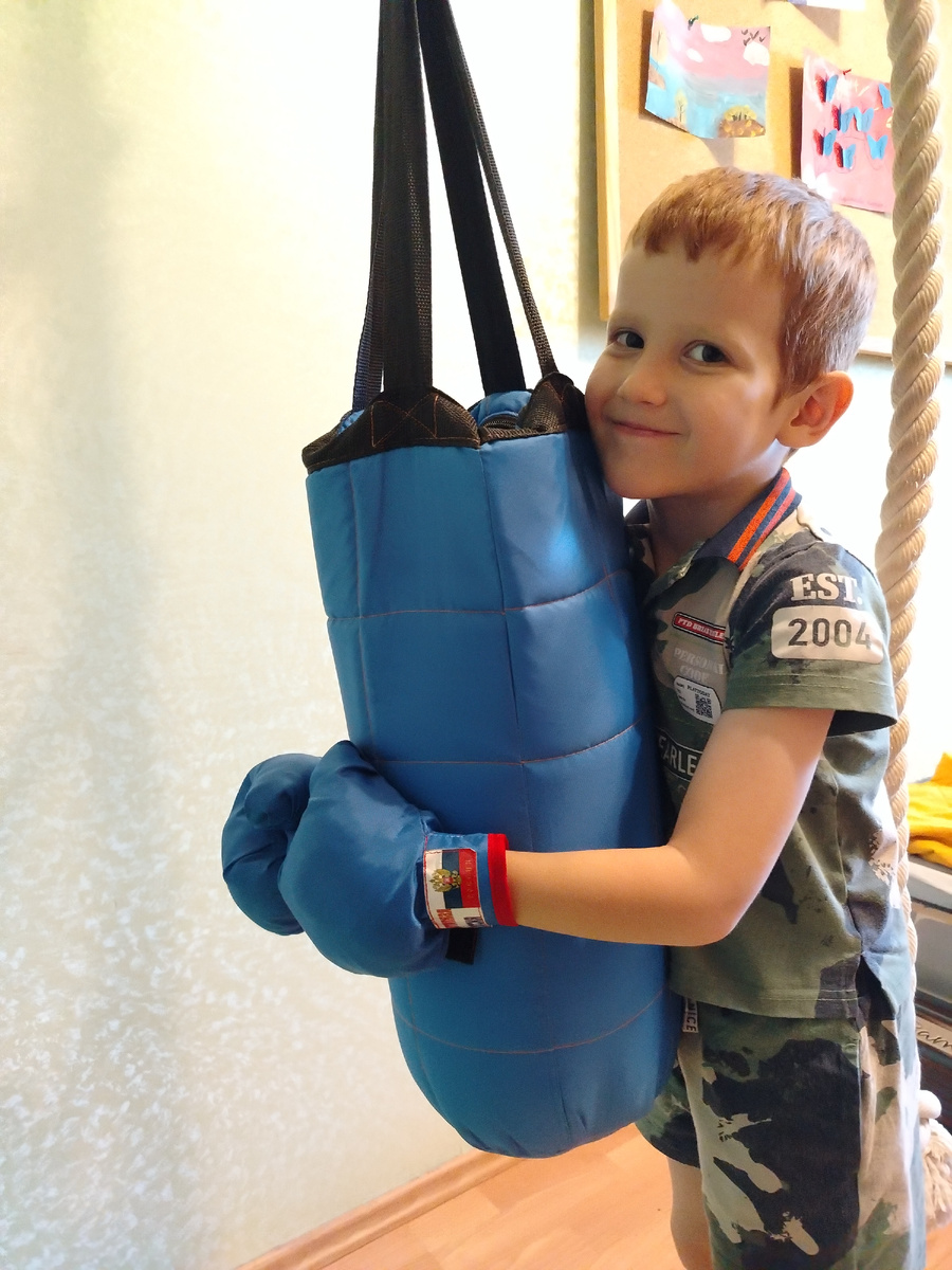 Кулаки конечно тоже стоит развивать) /