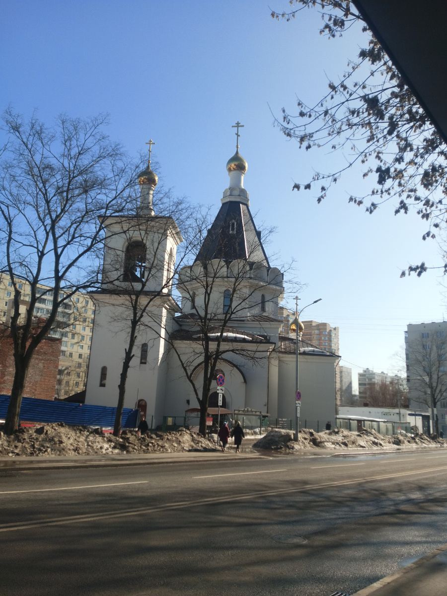 Дубнинская улица. Храм Серафима Саровского. Фото: канал Сергей Насекайло. Заметки инвалида по зрению. 