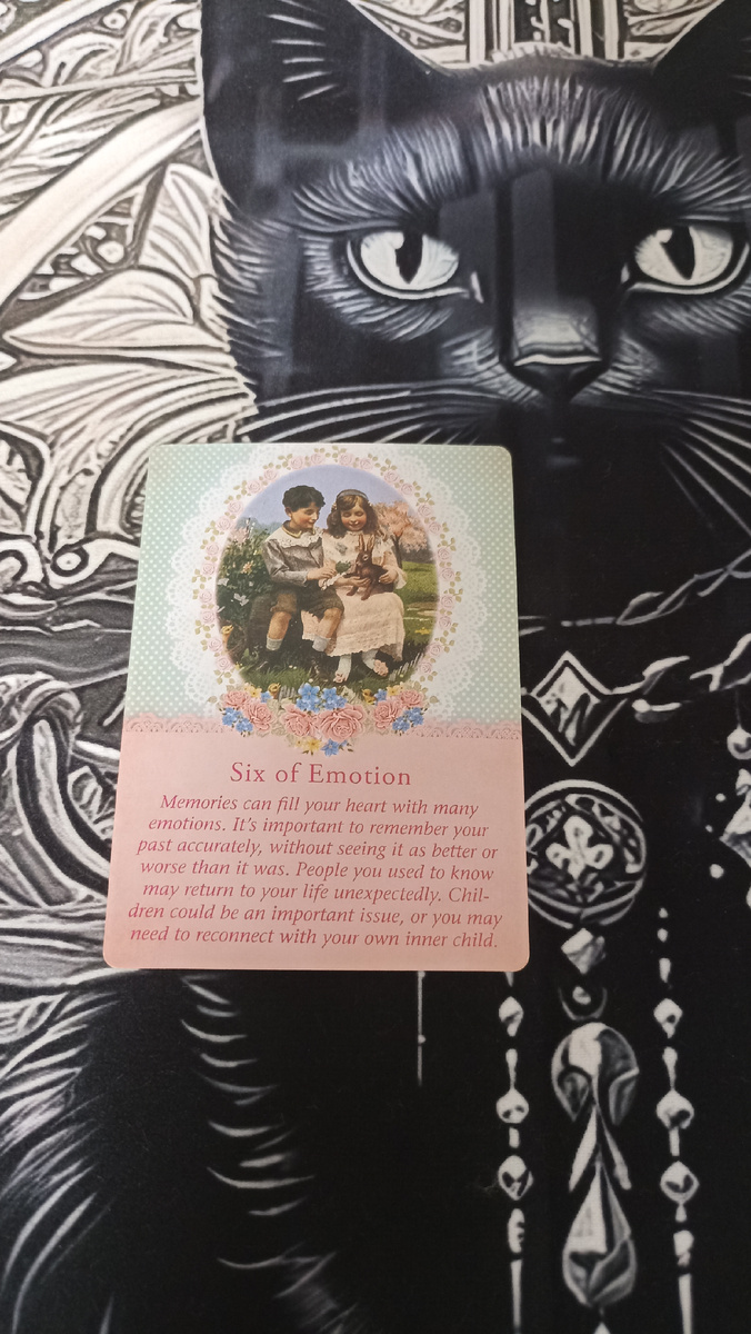 Карта из колоды Таро Ангелов-Хранителей Рэдли Валентайна на тему: Послание от вашего Ангела-хранителя