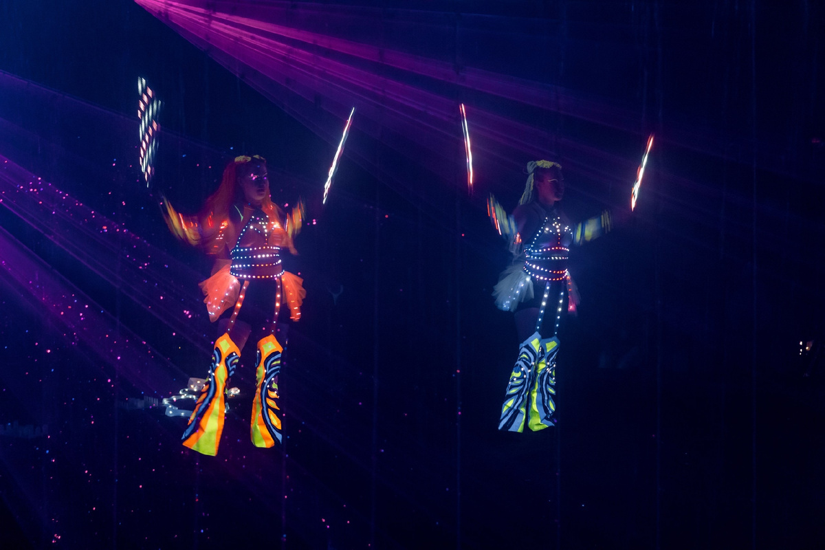 Световой номер в темноте.