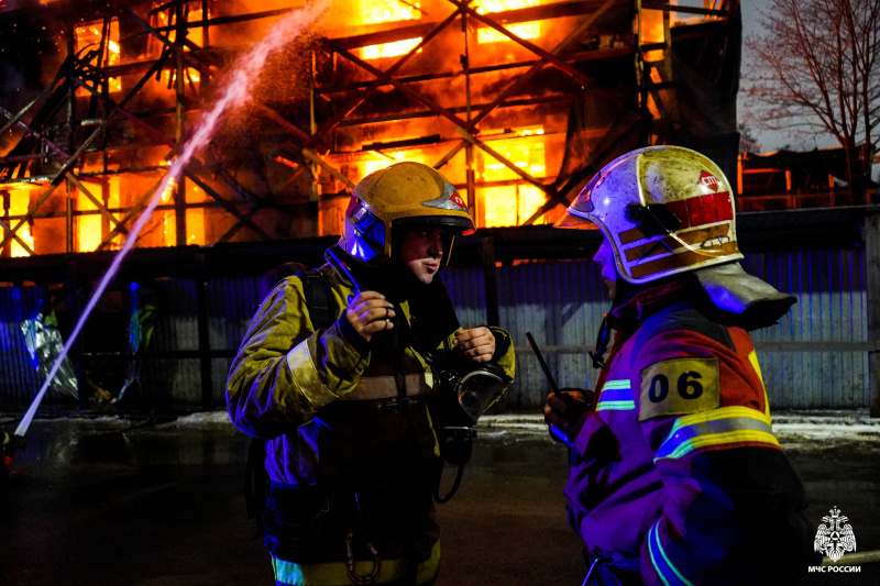    Спасатели раскрыли подробности тушения Дома горного начальника в ПетрозаводскеМЧС по Республике Карелия / ВК
