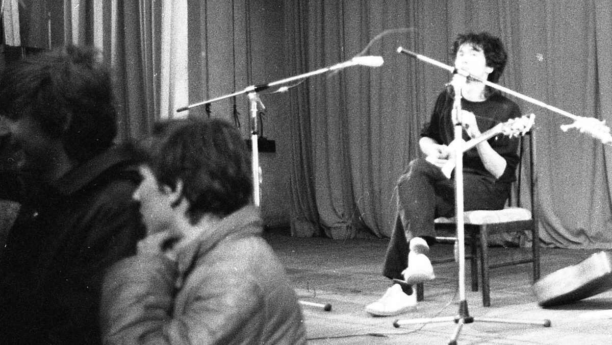     Виктор Цой, лидер группы "Кино"   
(cc) knackeredhack