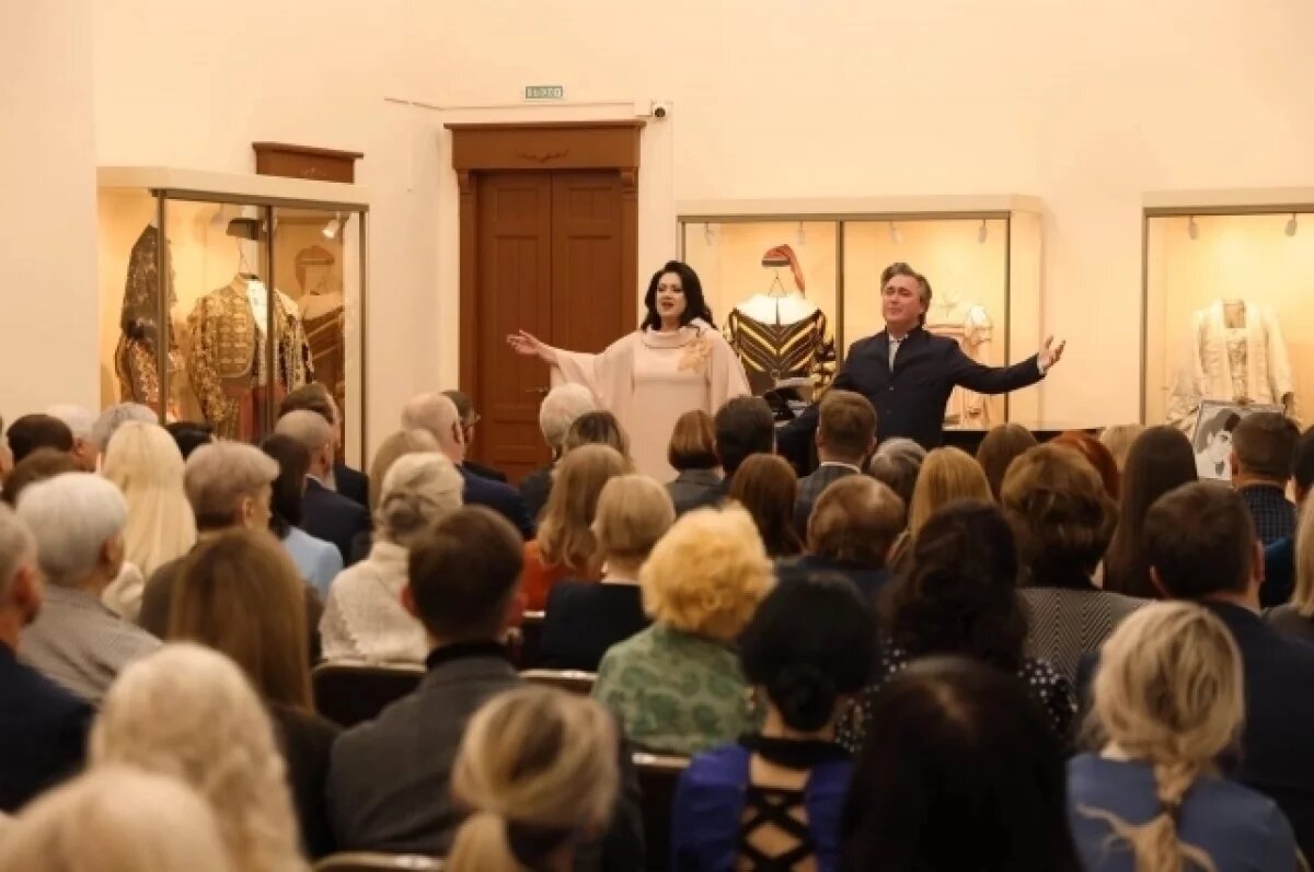    На открытии выступили звёзды мировой оперы.