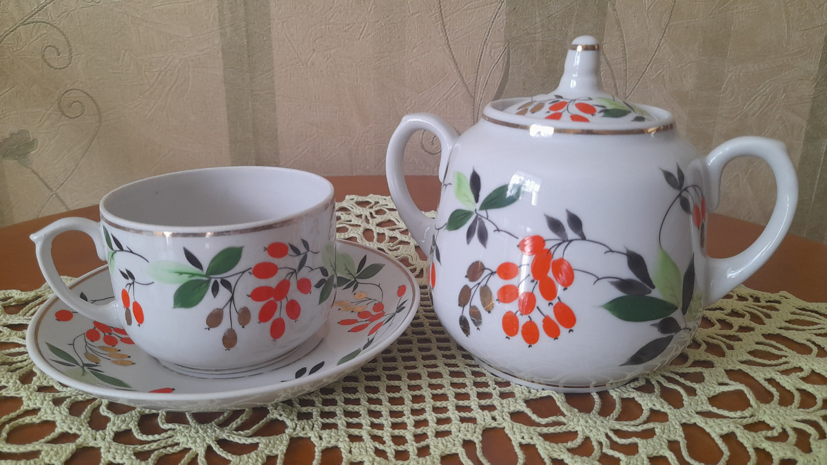 Сахарница и чайная пара "Кизил", Пролетарий, 1958 - 1967 годы