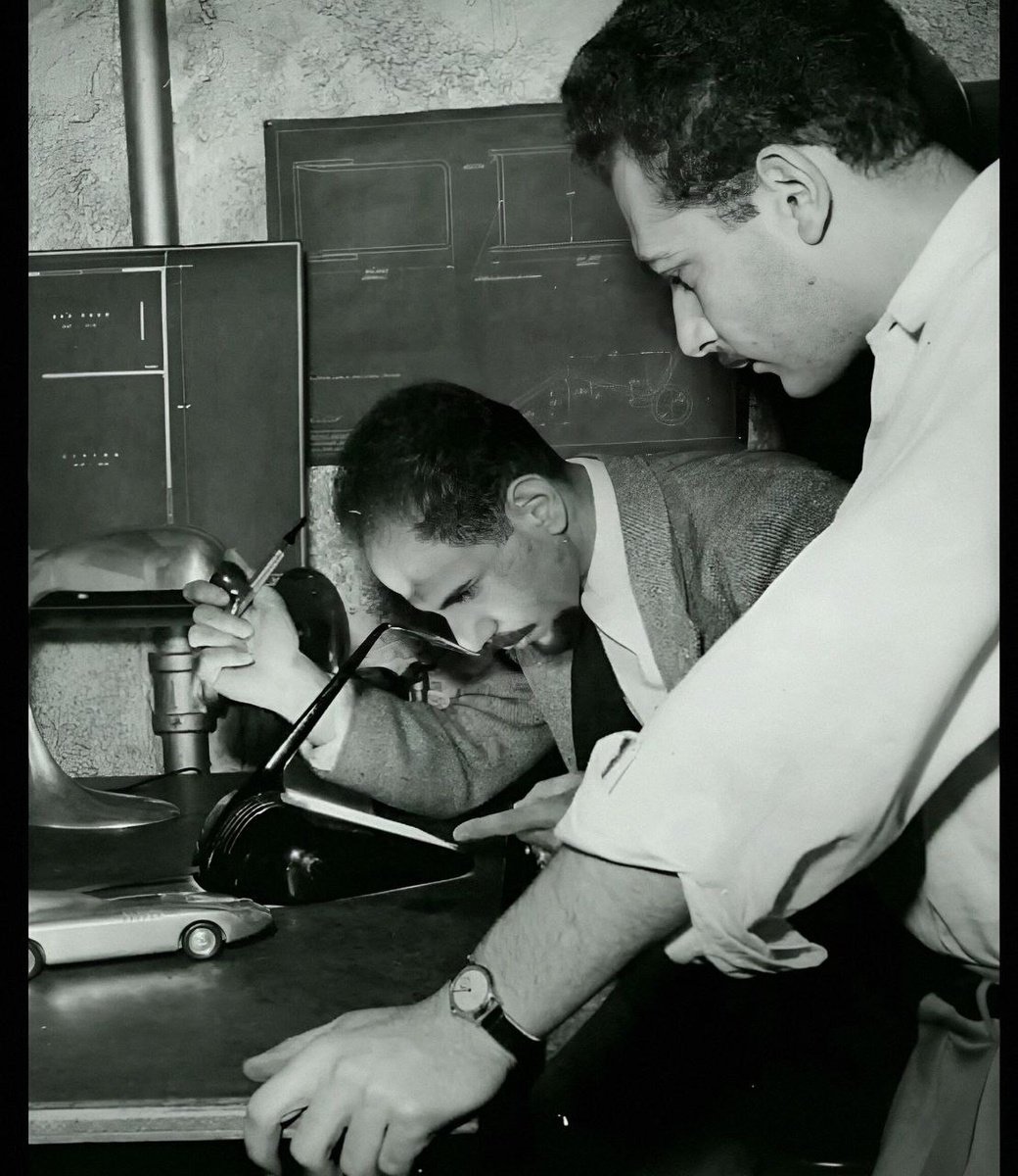 Жак Фреско в молодости. Источник изображения Wikimedia commons.