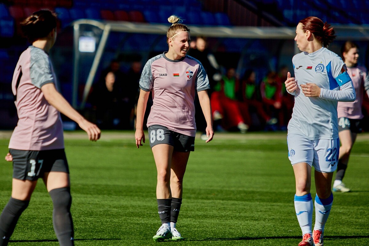  Футболистки ФК «Минск» и столичного «Динамо-БГУФК» встретились в игре за Суперкубок. © Святослав Зоркий, Times.by