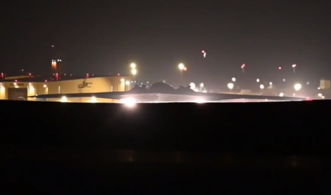 Вылет бомбардировщиков В-2А на удары по Ирану. Скрин тг-канал "Милитарист".