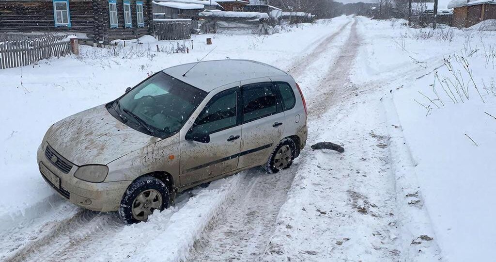 Когда снег подтаял и ты, пытаясь проехать, чуть не застрял на машине