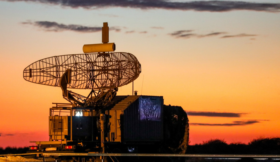 Пылающие базы США: баллистические ракеты КСИР превратили аэродромы в руины — Иран не боится