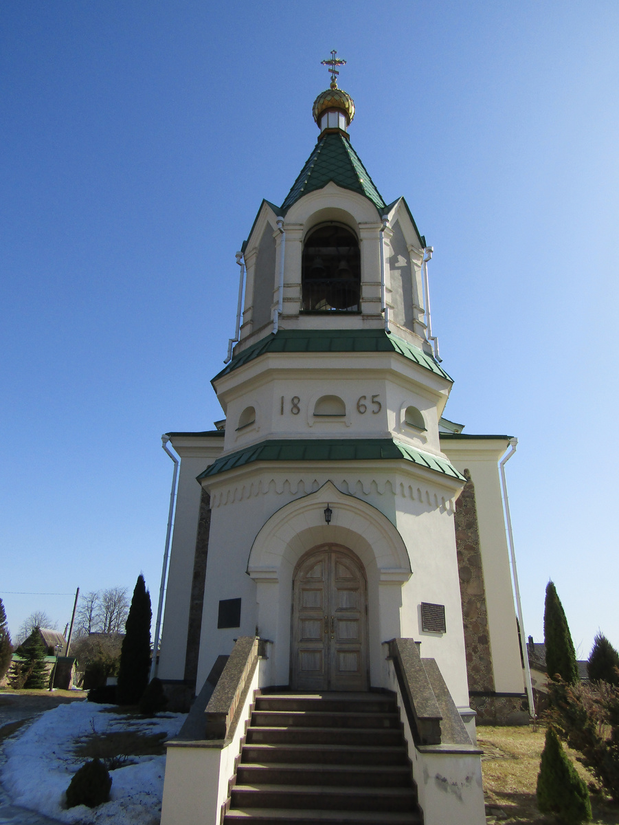 Колокольня с годом постройки церкви