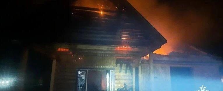 Пожар в Великоустюгском округе уничтожил более 100 квадратных метров построек