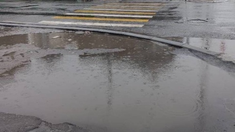 Жители Мещеры пожаловались на огромные лужи во дворах