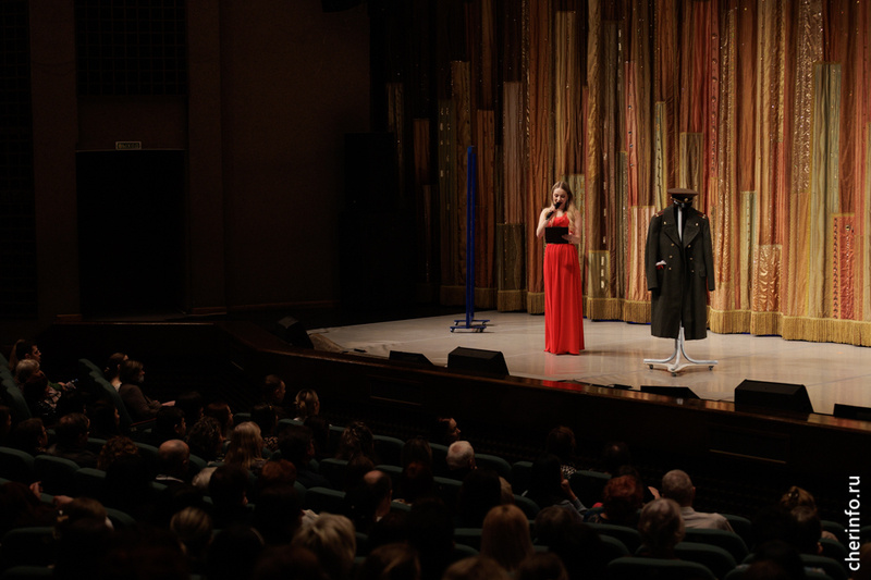    Постановку "Рок-н-ролл на двоих" (16+) по пьесе Михаила Хейфеца показали сегодня во Дворце химиков.