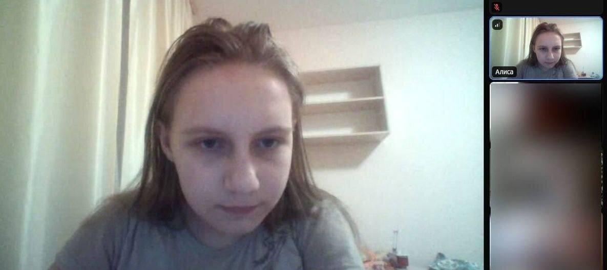 Фото: Алиса Теплякова во время онлайн консультации