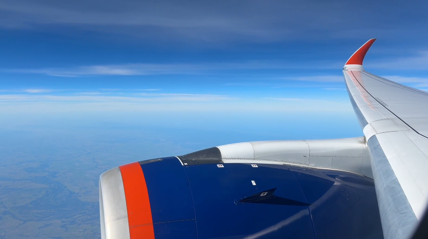 15 секретиков, которые превратят твой перелёт в почти приятное приключение.