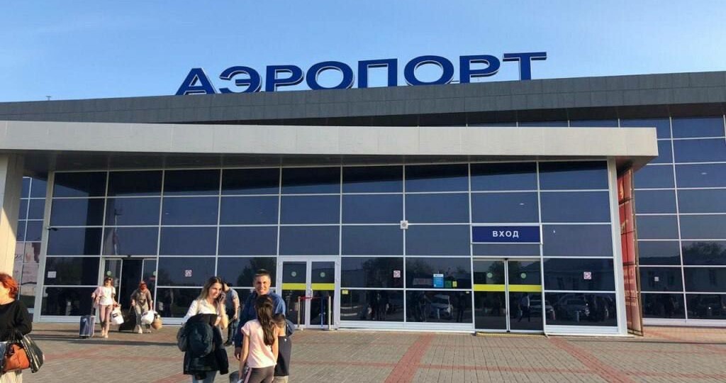 «АльфаСтрахование» подало на астраханский аэропорт в суд из-за ворон