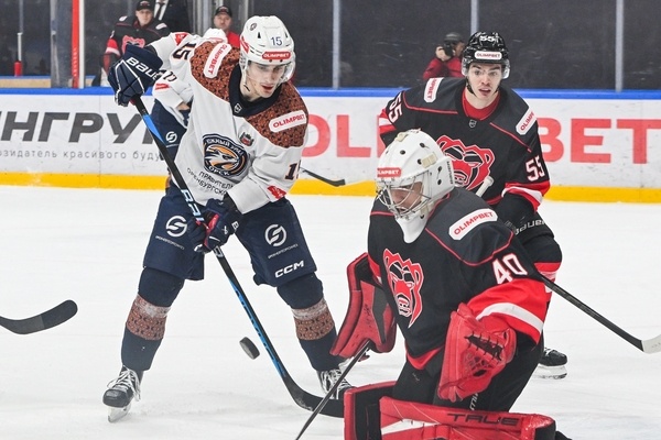    Драка на льду и счет 4:3 ПБ — «Южный Урал» проиграл команде «Молот»