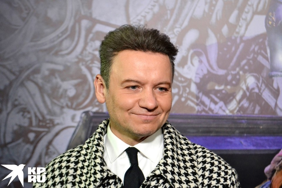    Александр Олешко Даниил ОПАРИН