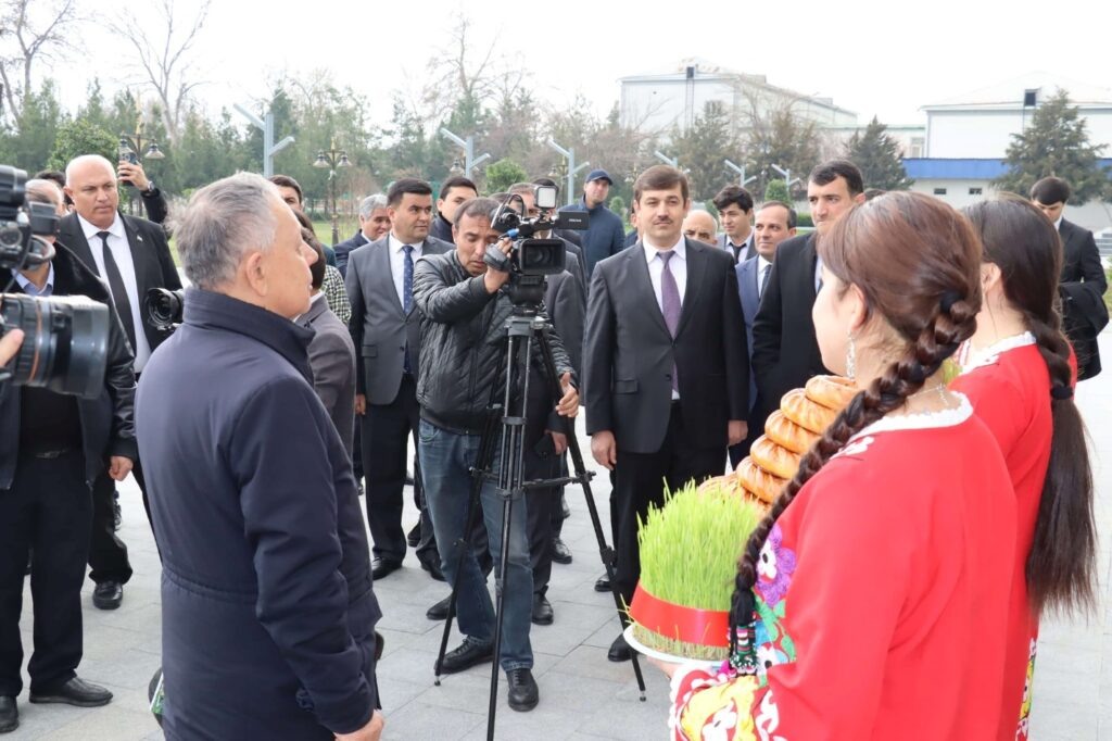 ФОТО: Университет международного туризма и предпринимательства Таджикистана