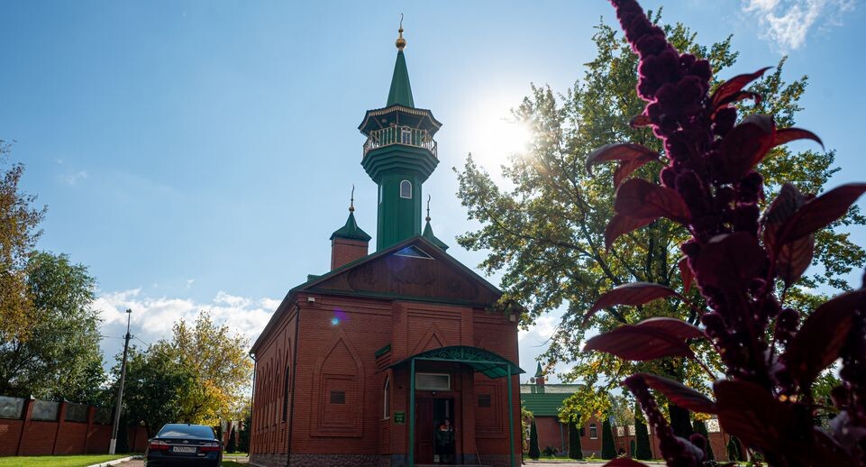    Осенние виды Мечети Имама Равиля в городе Щелково / Медиасток.рф
