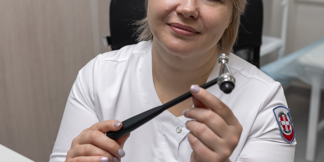 Груз проблем на плечах: как тревога превращается в боль в шее и как это лечат в «Медсанчасти-168»