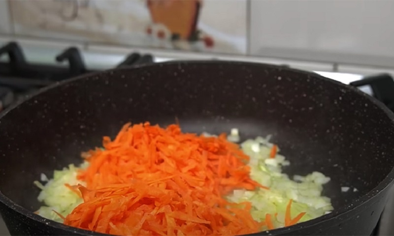 Котлеты с секретом: как добавить капусту и сделать фарш по-настоящему сочным