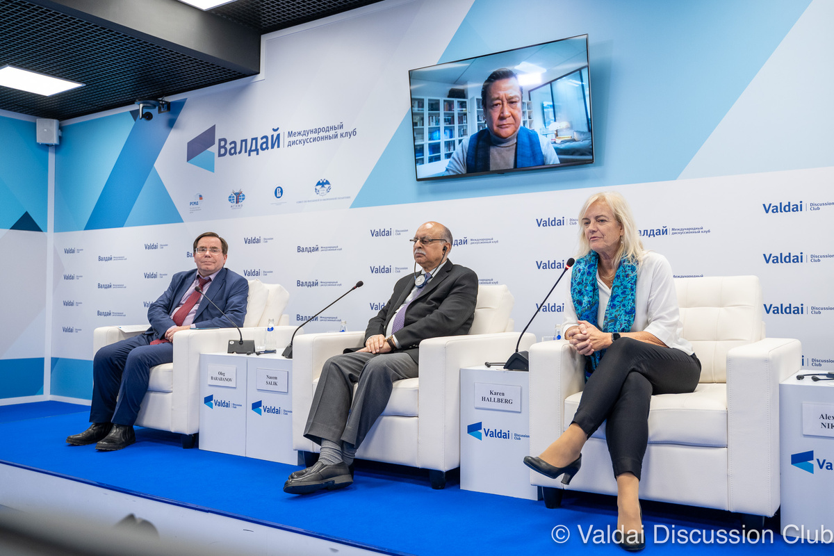 Нельсон Вонг, Олег Барабанов, Наим Салик, Карен Хальберг © Клуб «Валдай»
