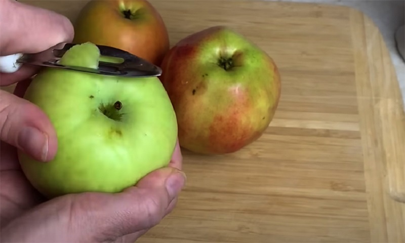 Нежный, ароматный и лёгкий яблочный пирог: идеальный десерт из манки для уютного вечера