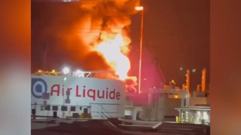 На заводе пожар, после взрыва. фото: яндекс.