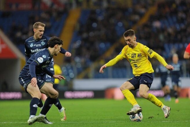 ФК «Динамо» обыграл «Ростов» в напряжённом матче с двумя удалениями