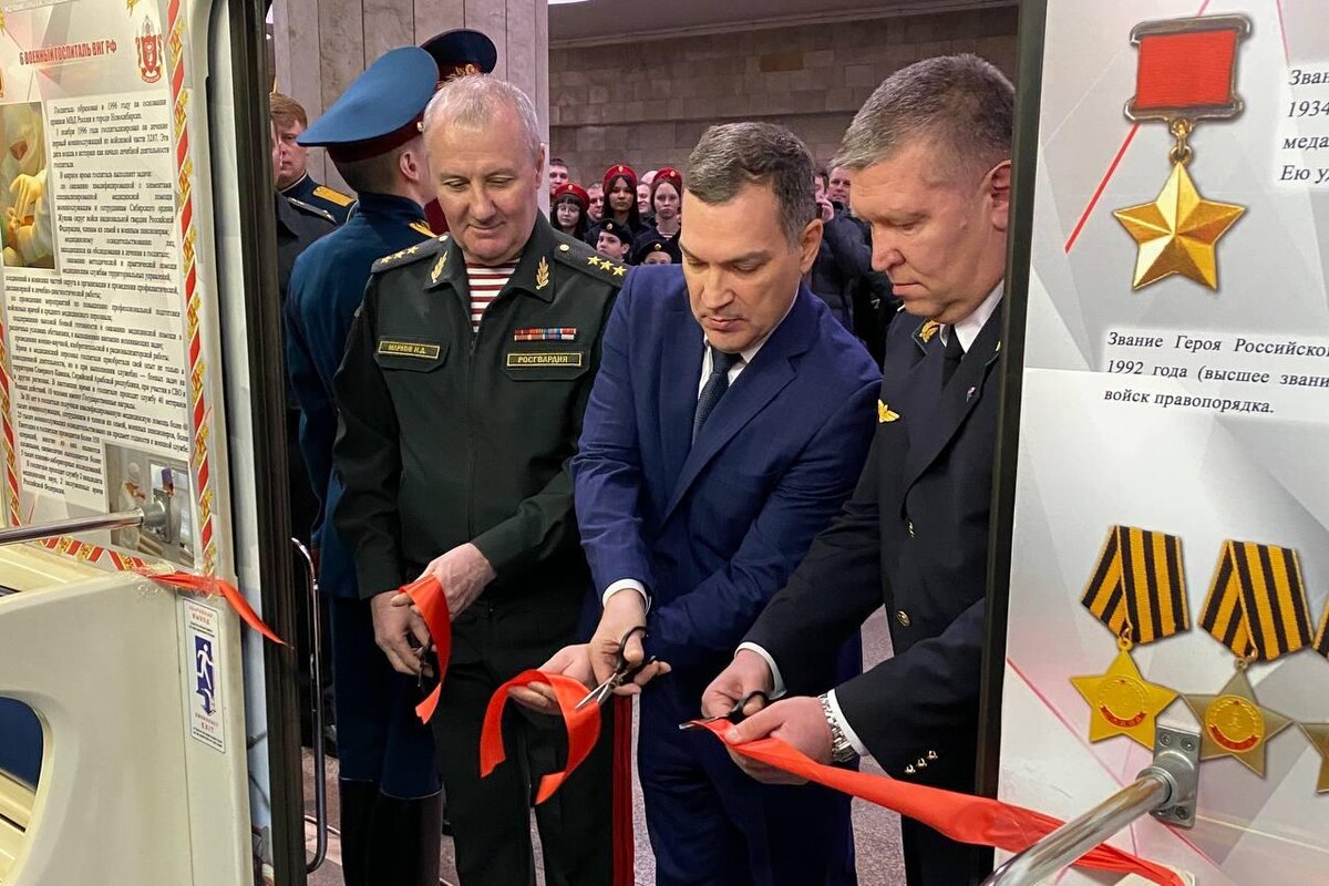    В метро Новосибирска появился вагон-музей к 10-летию Росгвардии