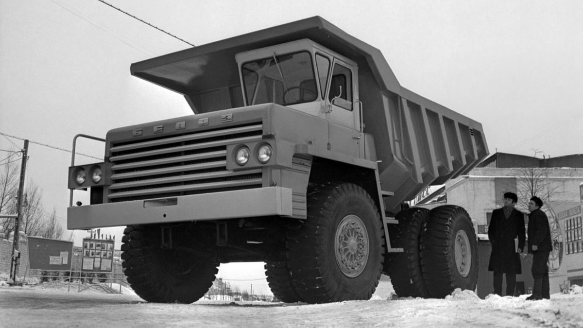  БелАЗ-540  взято с pinterest