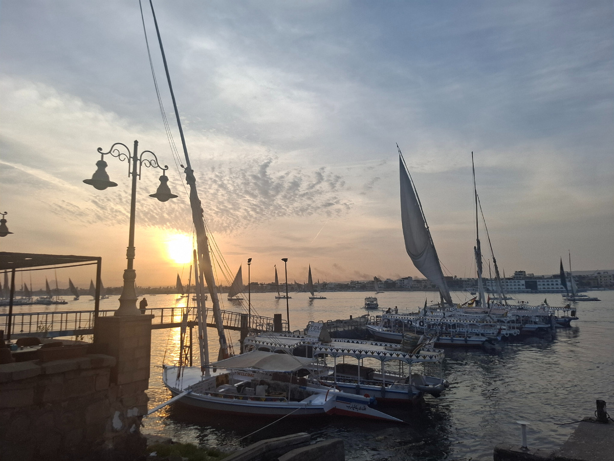 Луксор, вид на Нил на закате