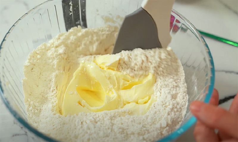 Тертый пирог на рассыпчатом тесте: как воплотить простоту и уют в одной выпечке