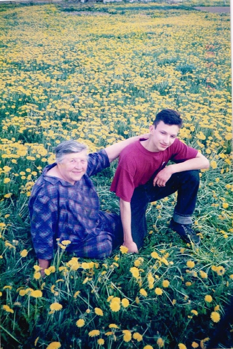 Я с моей бабушкой Настей. Московская область, деревня Поярково, примерно начало нулевых