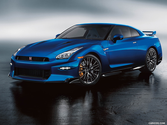 Nissan GT-R NISMO максимально разгонялся до 315 км/час. Фото: caricos.com