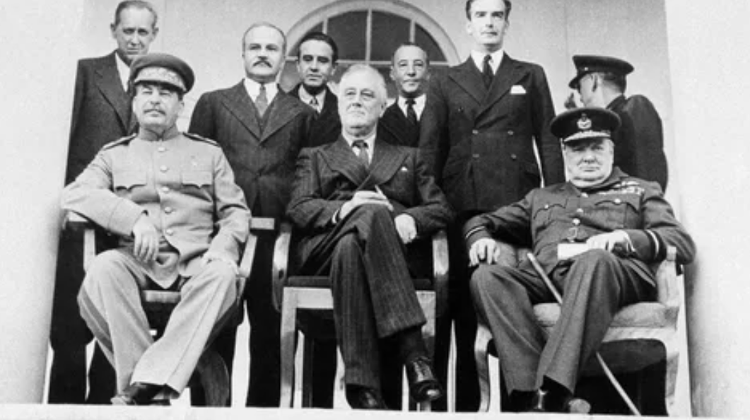 Сталин Рузвельт и Черчилль на Тегеранской конференции