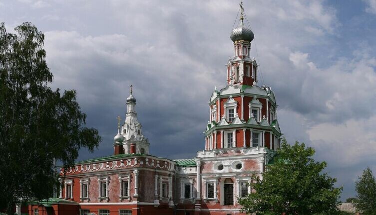 Церковь Смоленской иконы Божьей Матери, Софрино, Московская область. Нарышкинский стиль. Фото: Ludvig14, по лицензии CC BY-SA 3.0
