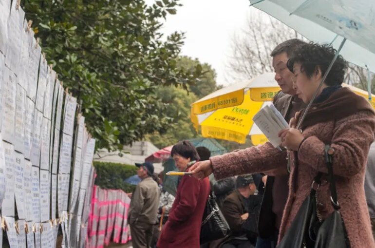 Рынок женихов и невест в Китае. Источник: aljazeera.com