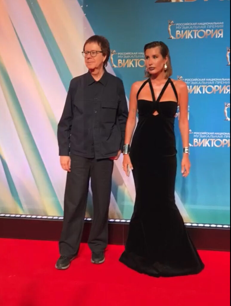    Кэти Топурия admin