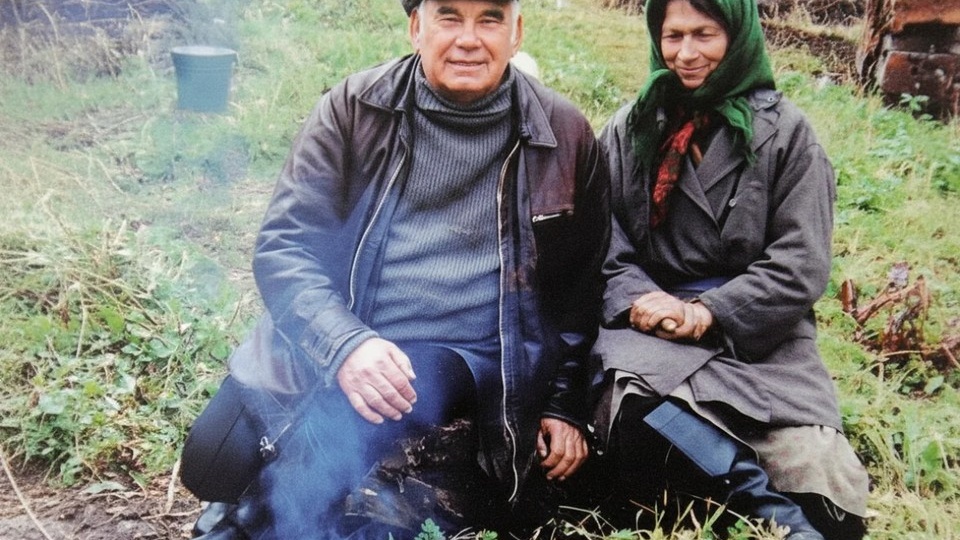 «Мне не можно, я Христова невеста!»: Агафье Лыковой до самой своей смерти помогал Василий Песков, а его обвинили в гибели ее семьи