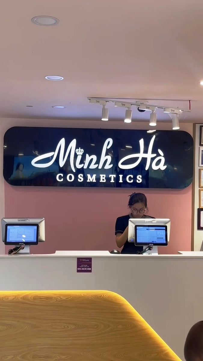 Вьетнам. Магазин корейской косметики в Нячанге