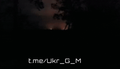     Кадры огневого поражения РСЗО "Смерч" - удары по позициям и живой силе противника. Видео: "ЮЖНЫЙ РУБЕЖ"/"U_G_M"