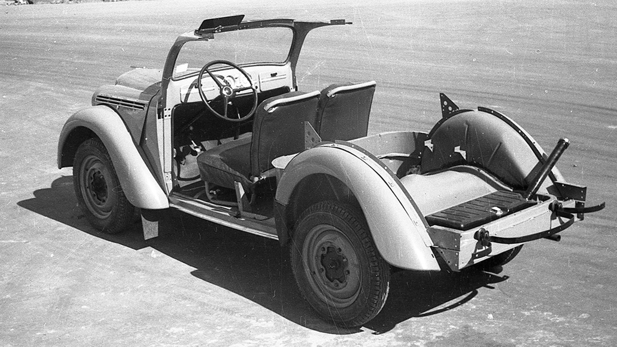 Роль силового каркаса выполняло стальное штампованное основание, усиленное дополнительными поперечинами